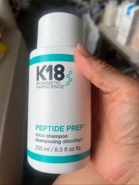 K18 Peptide Prep Detox Shampoo — White and Teal